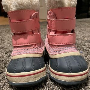 Sorel snow boots size 4